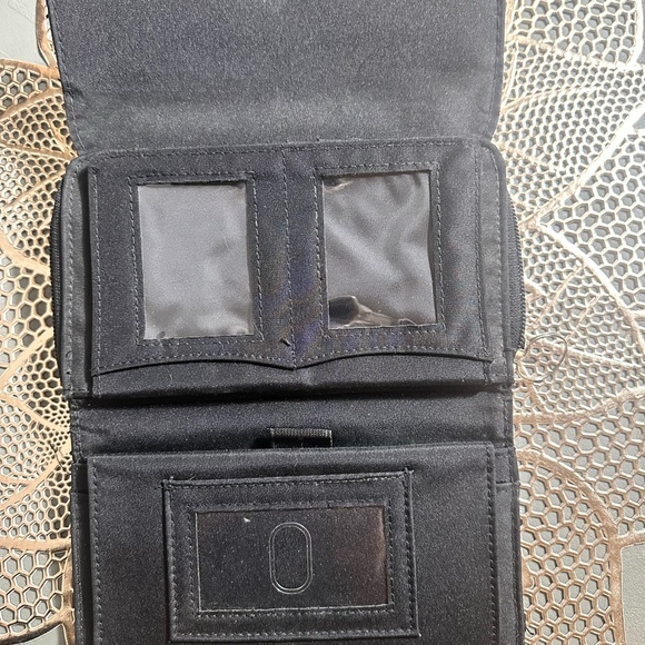 Women’s clutch wallet - Picture 6 of 9